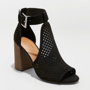 NWT Universal Thread Microsuede Hannah Block Heel